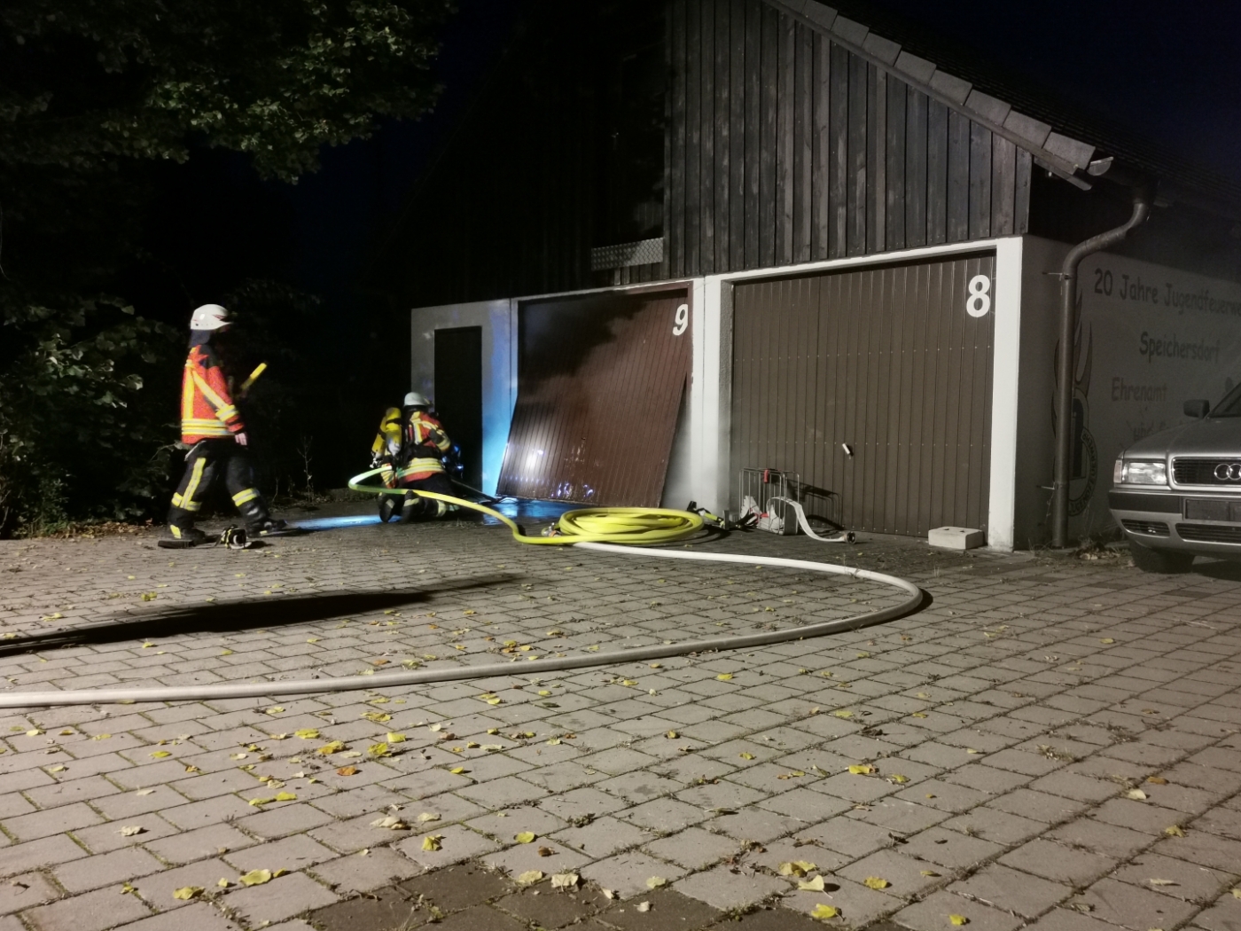 Einsatzuebungen, Garagenbrand