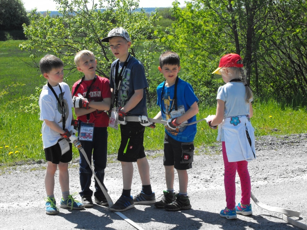 Kinderfeuerwehr am 07.05.16 zum Thema Teamwork