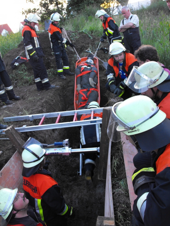 Übung Tiefbauunfall